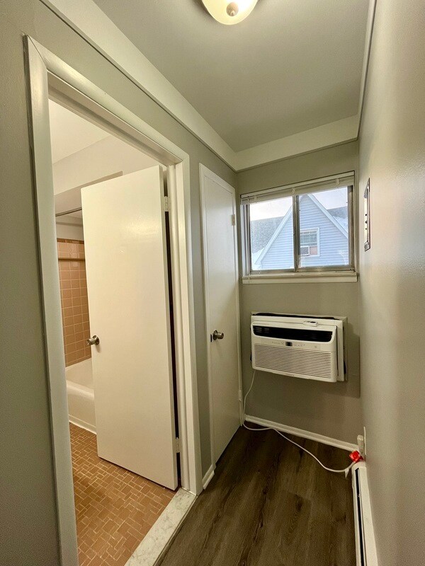 Building Photo - 2444 2nd St