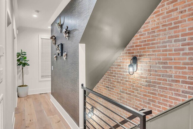 Building Photo - 1701 Portland Ave