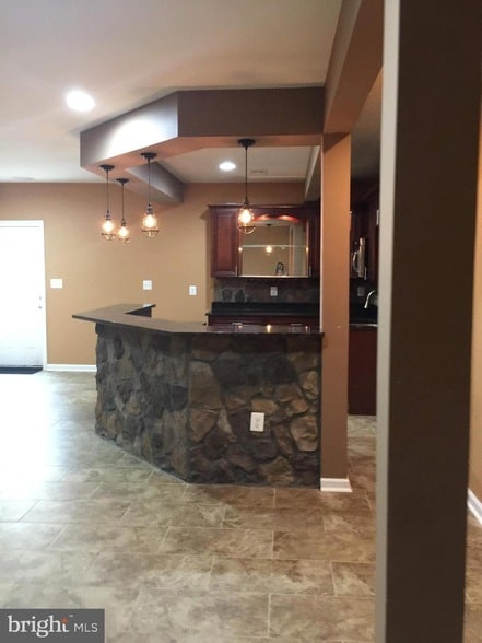 Building Photo - 43165 Barnstead Dr