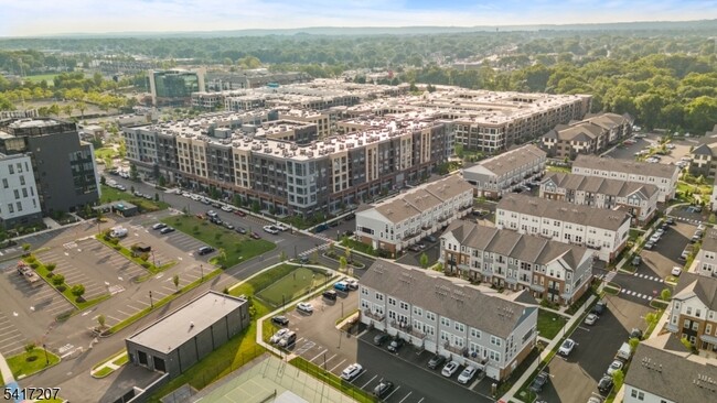 Building Photo - 8 Jessica Ln