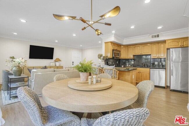 Building Photo - 837 Lincoln Blvd