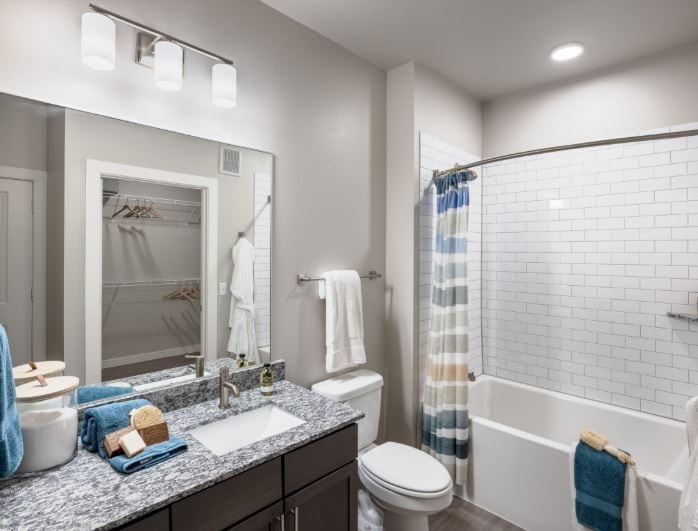 Building Photo - 4255 Magnolia Vlg Dr