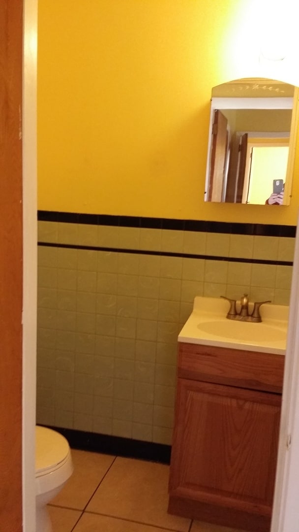 Building Photo - Come make this home yours