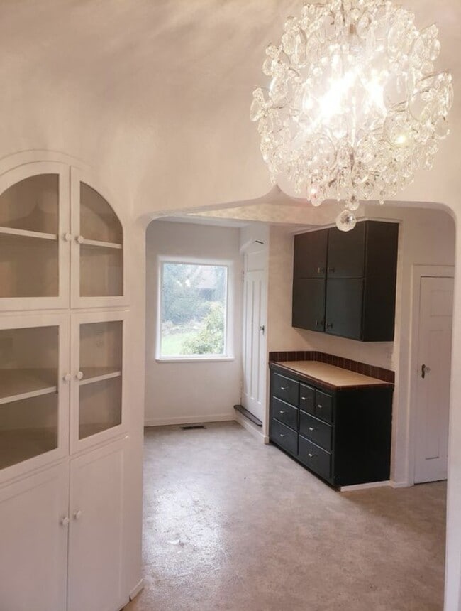 Building Photo - 7223 61st Ave SE