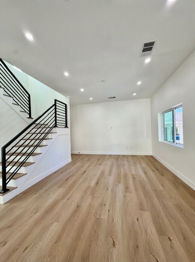 Building Photo - 20534 Miranda Pl