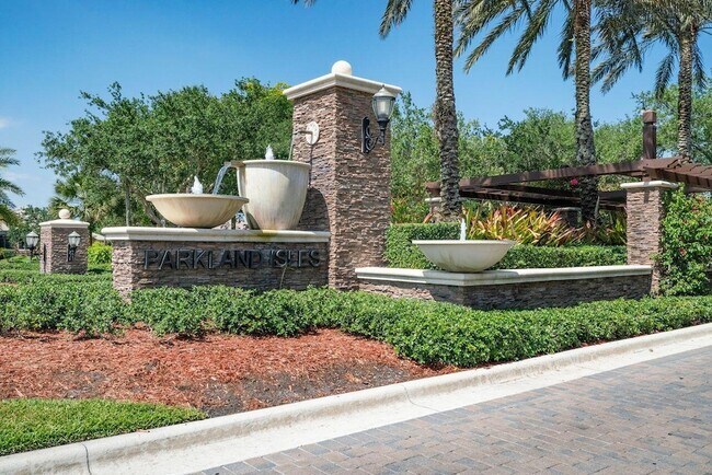 Building Photo - 11289 NW 65th Manor