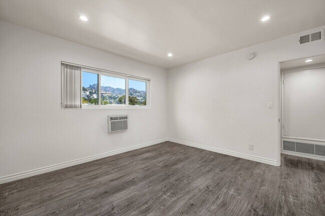Building Photo - North of Sunset, Large 1 bed unit