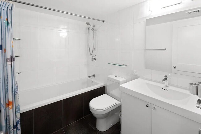 Building Photo - 253 W 73rd St
