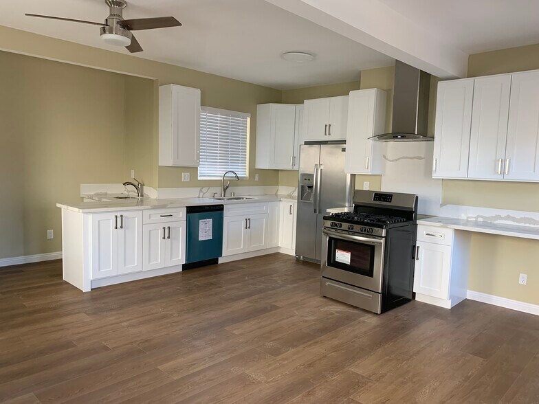 Building Photo - 5117 W 21st St