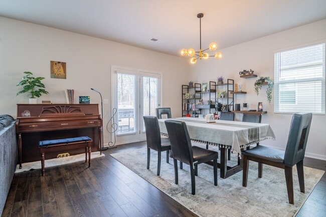 Building Photo - Like New Home in Grovetown