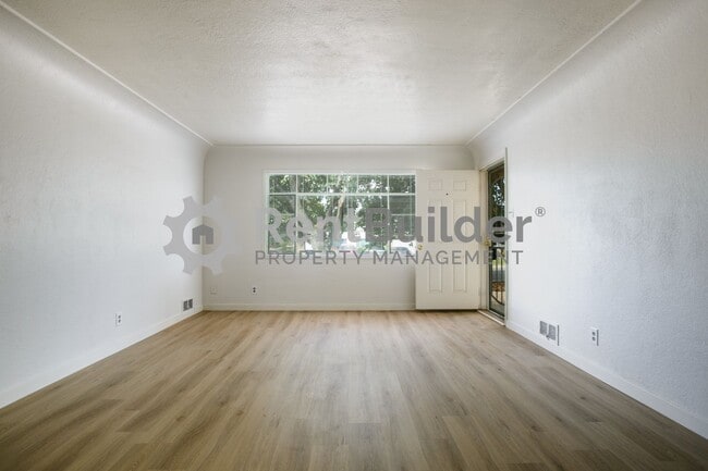 Building Photo - CALL US TODAY AT (505) 808-6467 TO SCHEDUL...