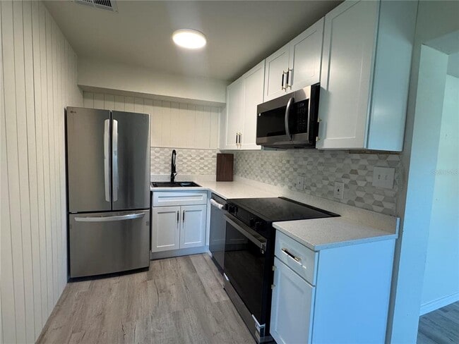 Building Photo - 7224 Valiant Ct