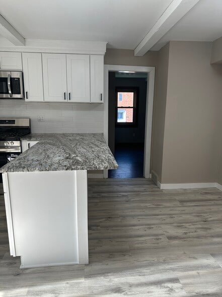 Granite countertops - 69 Monroe St