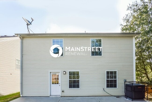 Building Photo - 4 Bedroom Pet-Friendly Home in Jonesboro, GA with Main Street Renewal