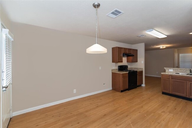 Building Photo - 2411 Peterborough Way