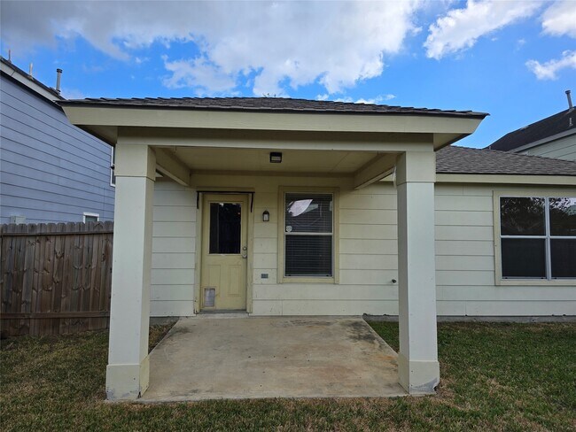 Building Photo - 29527 Evergreen Hills Dr