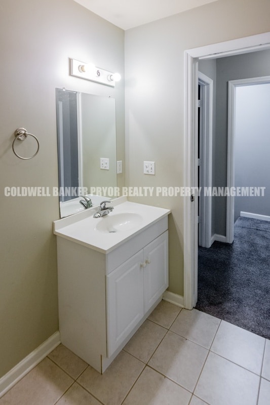 Building Photo - 505 Bruning Ln