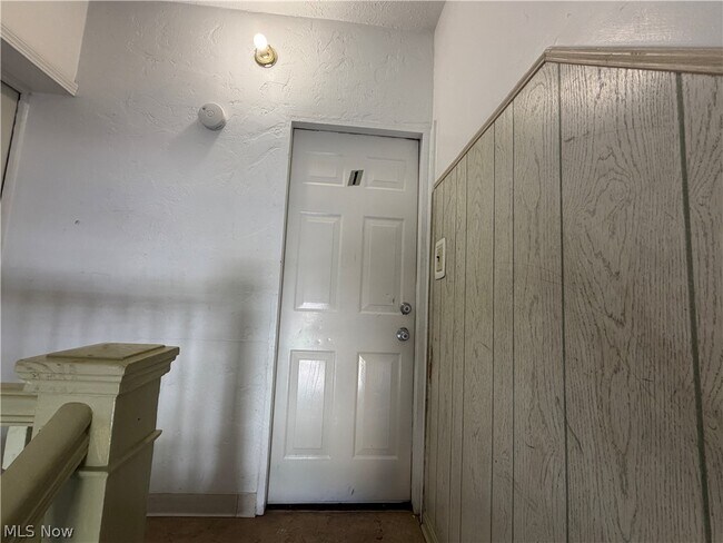 Building Photo - 15300 Waterloo Rd