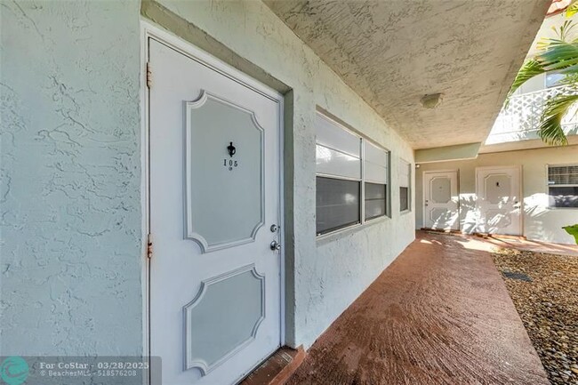Building Photo - 2201 NE 36th St