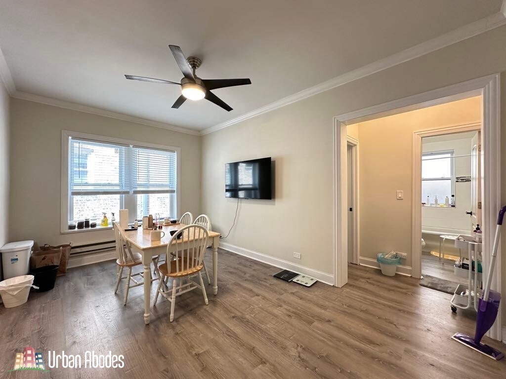 Building Photo - 321 Kedzie St