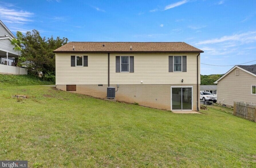 Building Photo - 363 Crim Dr
