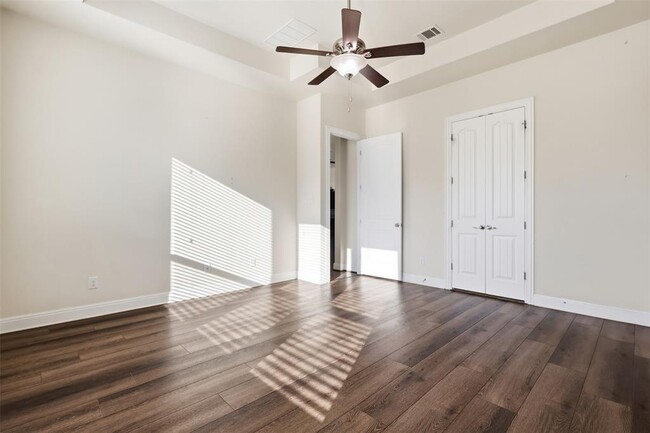 Building Photo - 3800 Empire Cv