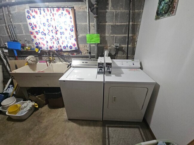 Building Photo - 7356 W Addison St