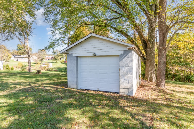 Building Photo - 6416 Walnut Dr