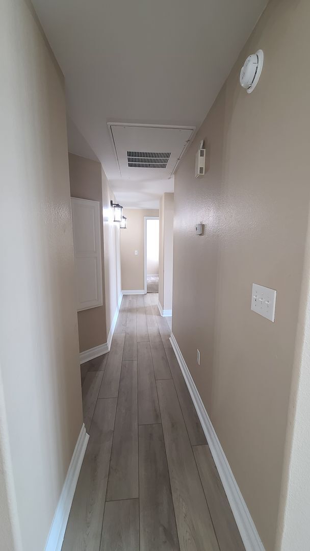 Building Photo - Upstairs 3 Bedroom condo