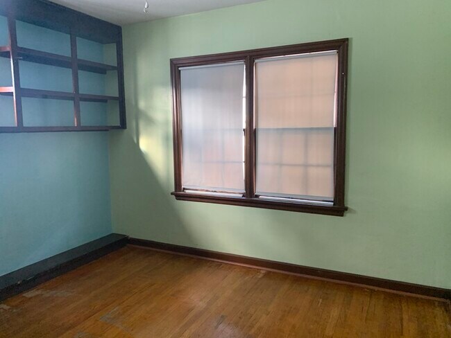 Building Photo - Nice 3 Bedroom 1 Bath