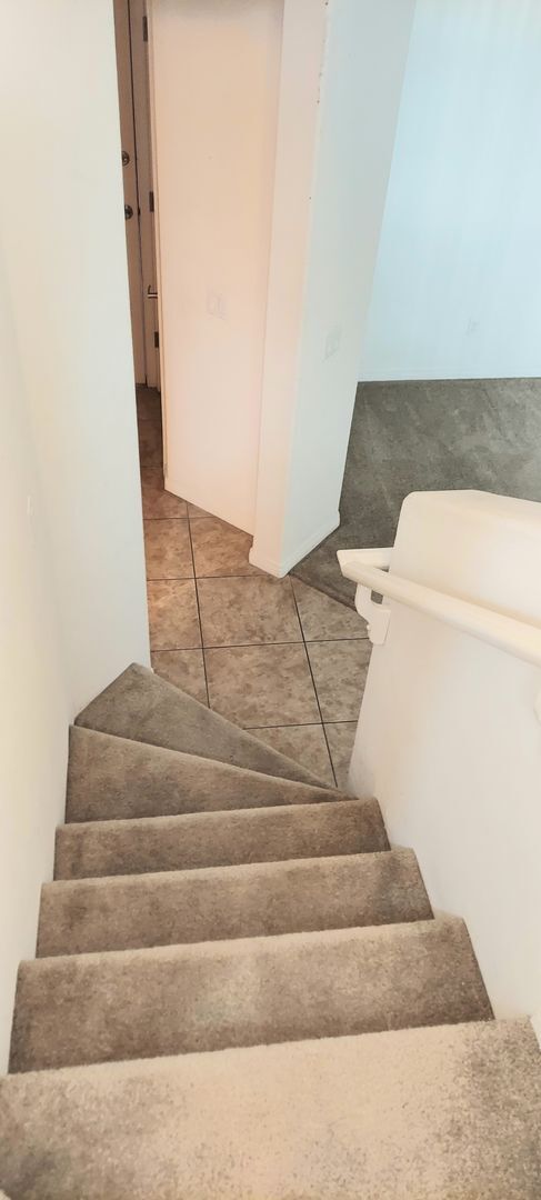 Building Photo - Short term available!! Great location! Dow...