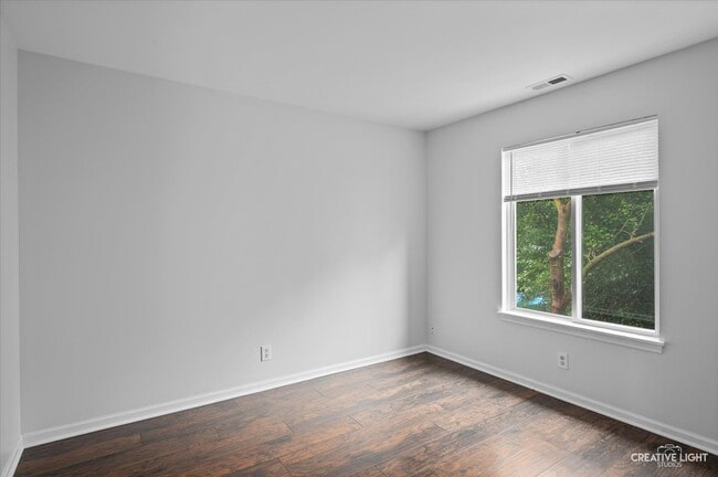 Building Photo - 14008 S Oakdale Cir