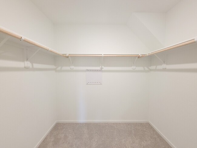 Building Photo - 15675 Plum Brk Dr