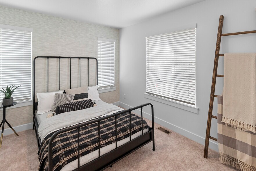 Building Photo - 82 W 925 N