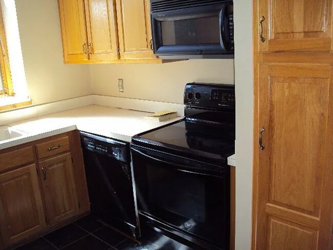 Building Photo - 4831 Horton St