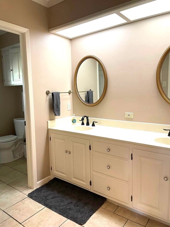 Building Photo - 960 First Monday Ln