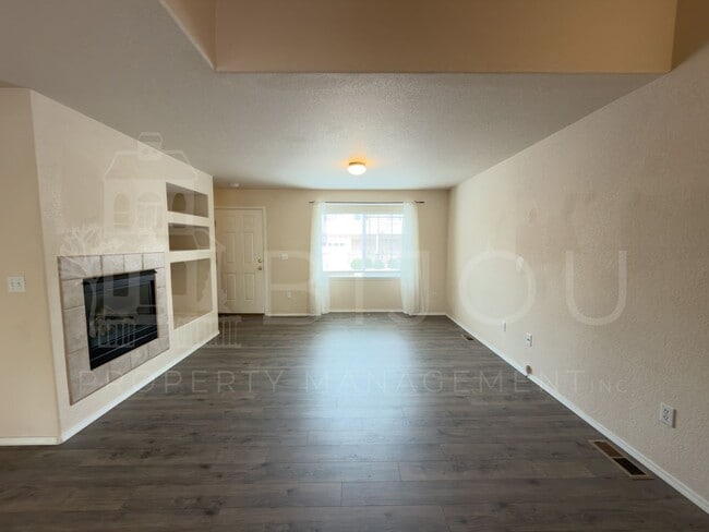 Building Photo - 2533 Mesa Springs View