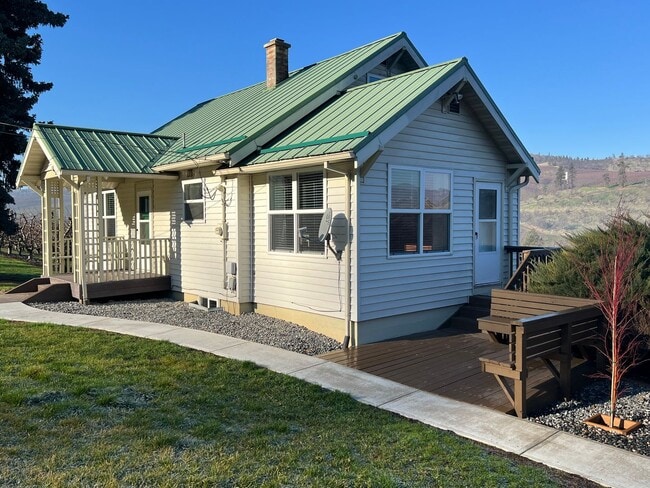 Building Photo - Beautiful views of Mt. Hood!