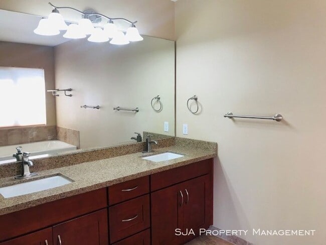 Building Photo - Large and Spacious Home in Renaissance Ridge!