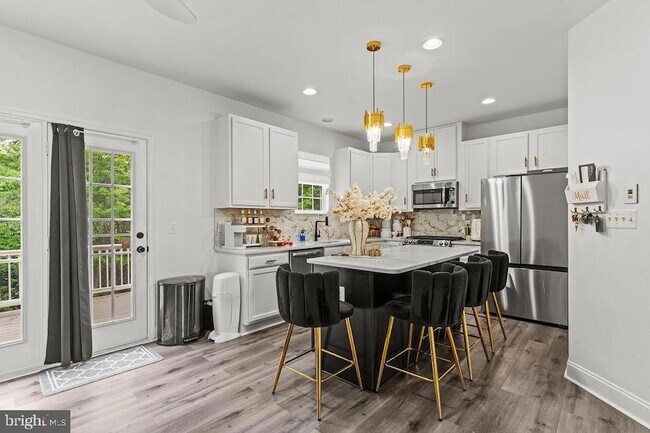 Building Photo - 2651 Glenriver Way