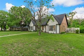 Building Photo - 5601 Burgundy Dr