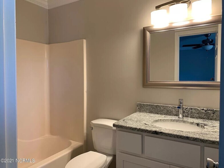 Building Photo - 8 Upton Ct