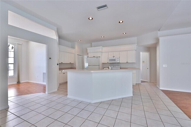 Building Photo - 2810 89th Ave E