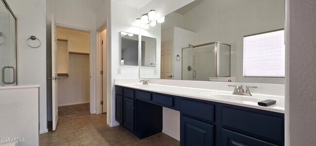 Building Photo - 4117 W Menadota Dr