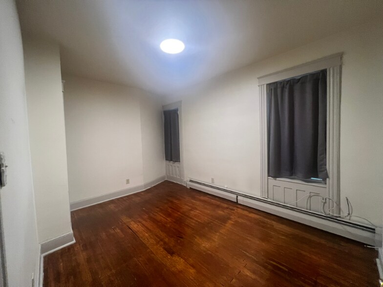 Building Photo - 371 Hudson Ave