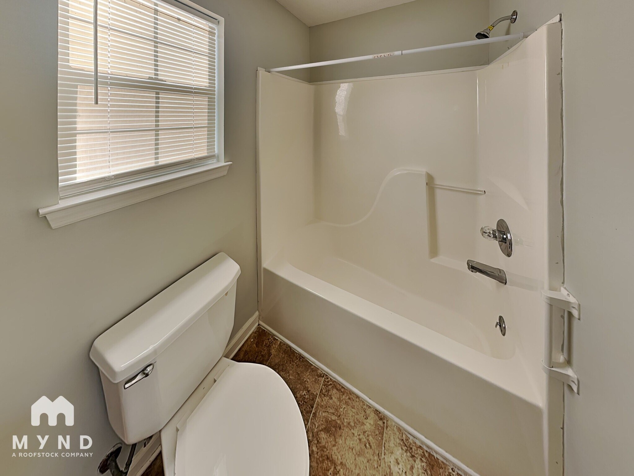 Building Photo - 4609 Lakes Edge Cove