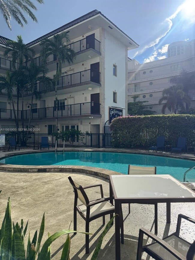 Building Photo - 924 SE 2nd St