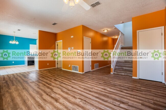 Building Photo - 1105 Casa Tomas Rd NE