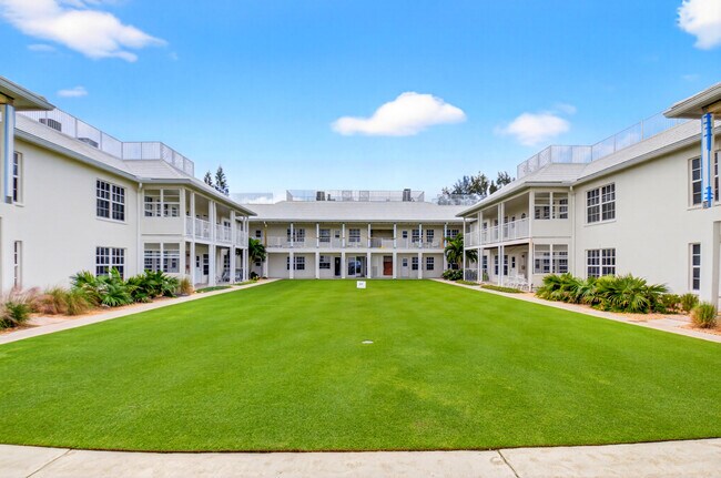 Building Photo - 817 N Ocean Blvd