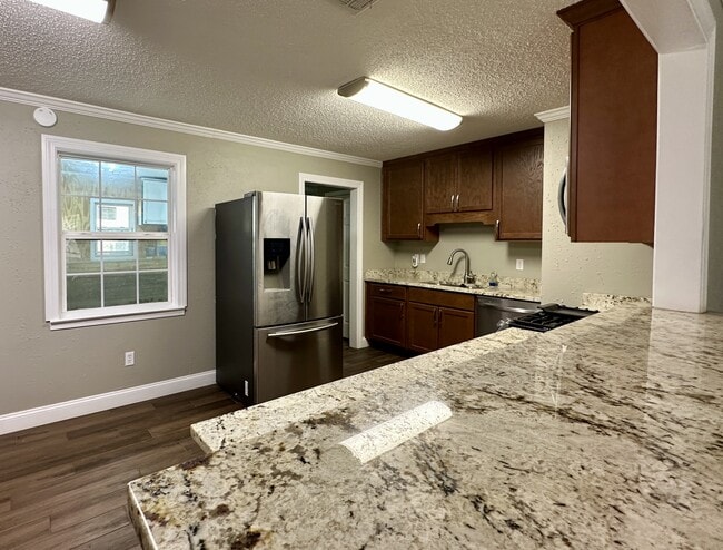 Building Photo - 15508 Hartford Dr